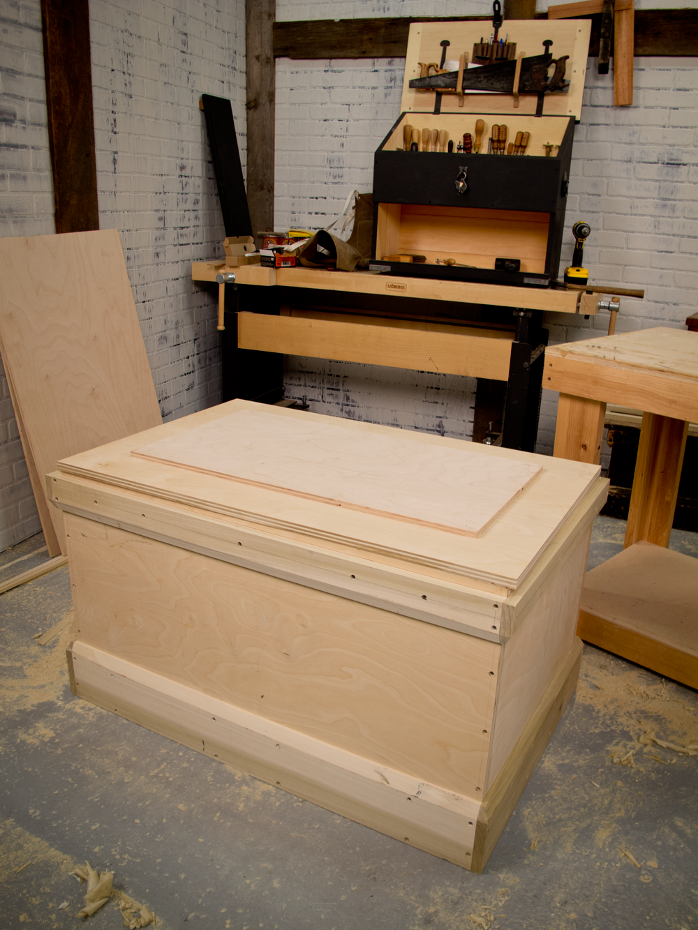 Heirloom Hand-Tool Cabinet Woodworking Plan
