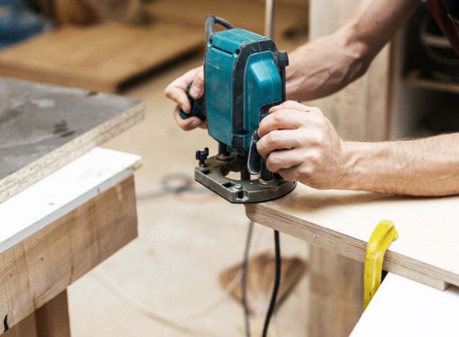 The Dremel Plunge Router, A Versatile Accessory From Your Dremel Rotary Tool !