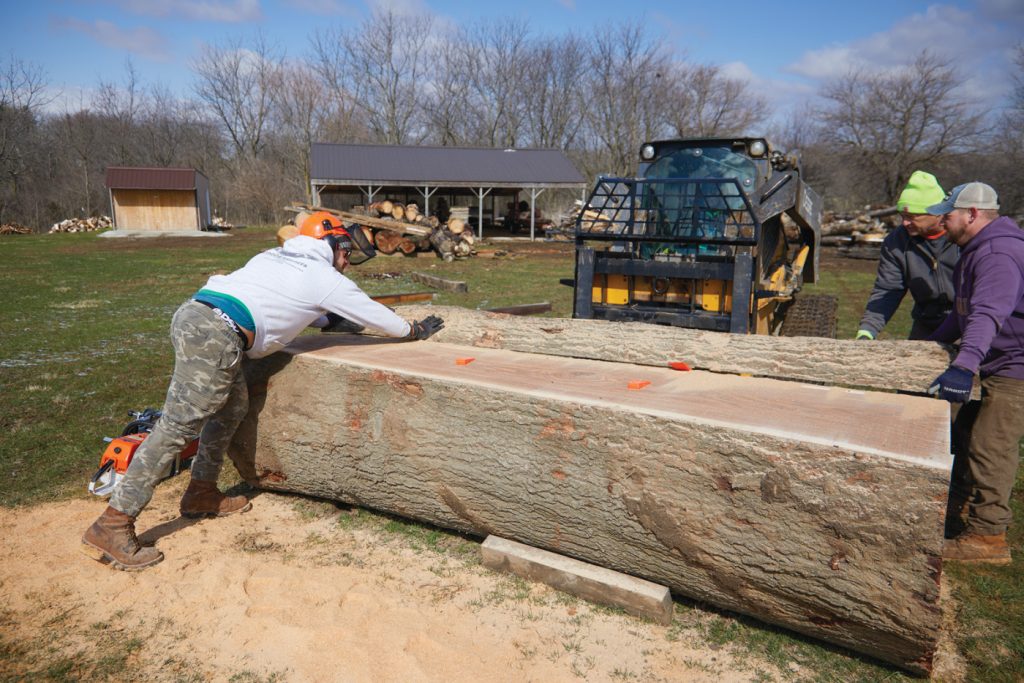 Milling Lumber With A Chainsaw Mill 